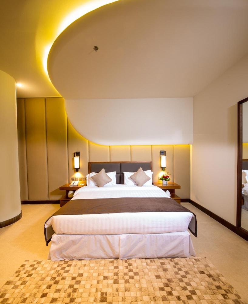 Arch Hotel Manamah Buitenkant foto